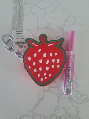 Pink Coin/KeYchain & Lip oil - New